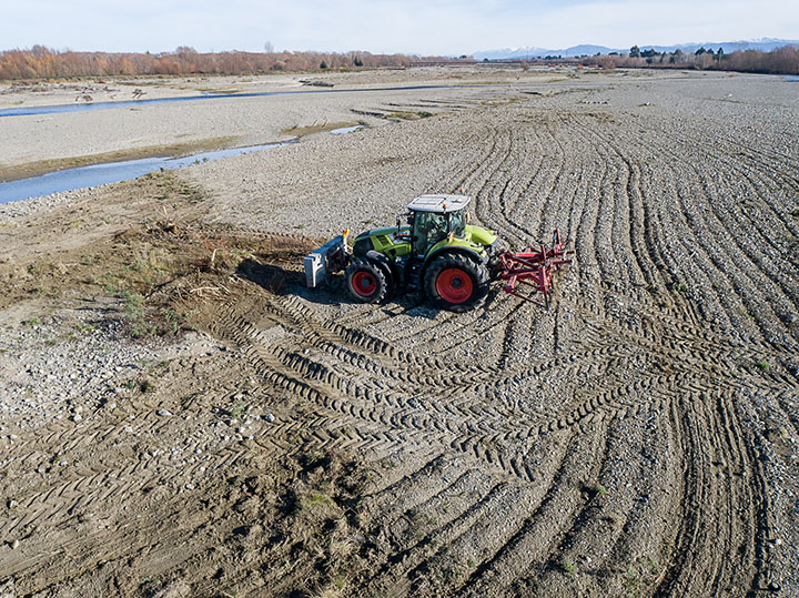 Cresslands contracting weed clearing